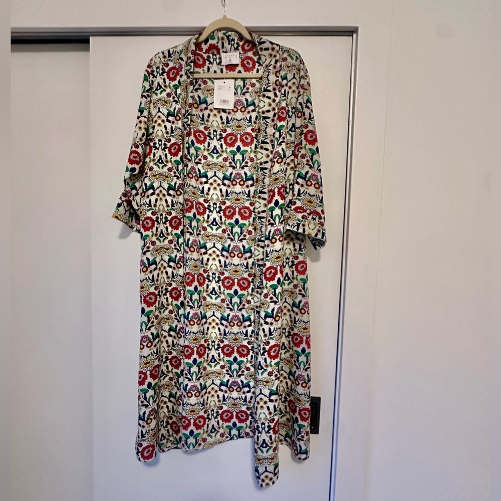 NWT Floral Patterned Kimono